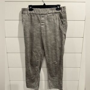 Bevy flog gray camo Dafna crop pants